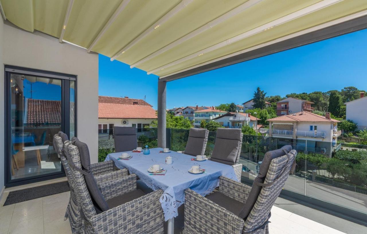 Modern Apartments With Shared Pool Near The Sea Pula Exterior foto